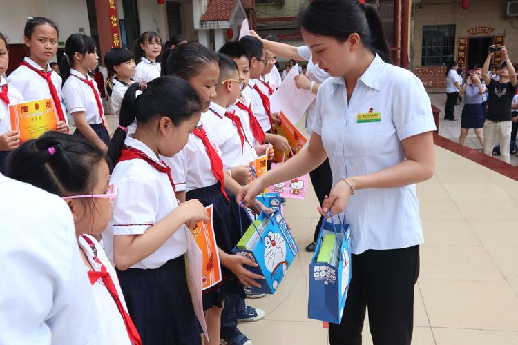 南寧市扶壯學校"愛眼教室"視力康復明星表彰會專題報道 - 美篇